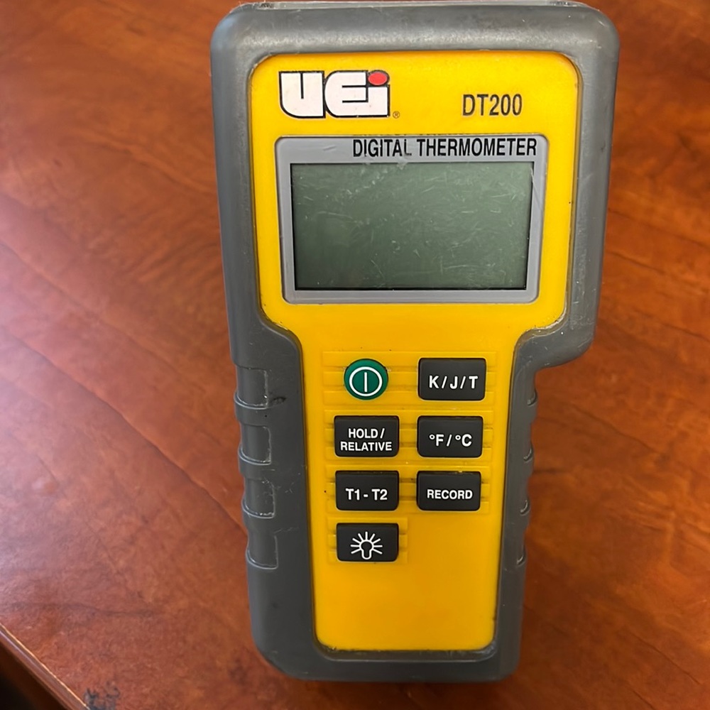 UEI DT200 Digital Thermometer